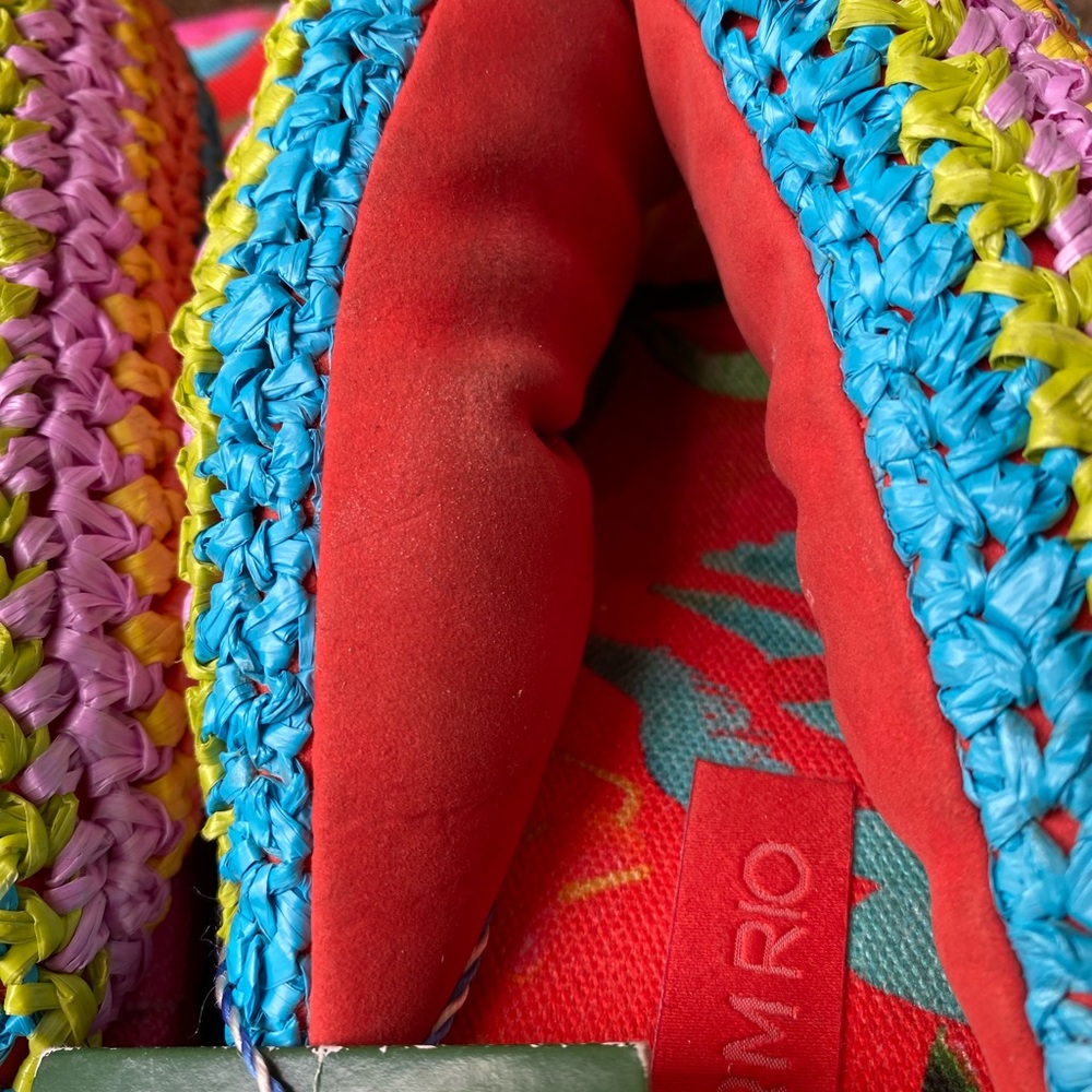 FARM Rio NWT Multicolor Toucans Puffy Flip Flops Crochet Sandals Women’s Sz US 7 - Picture 8 of 10